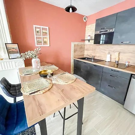Elegant - 2 Personnes En Velay Lägenhet *